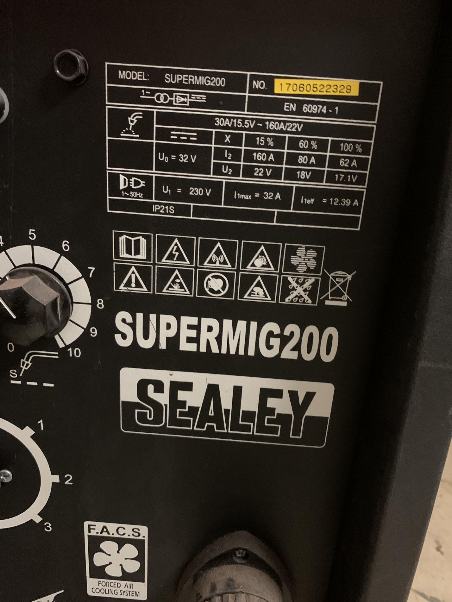 Sealey Supermig 200 Mig Welder (Gas Bottle Excluded) Please read the following important notes:- - Image 2 of 2