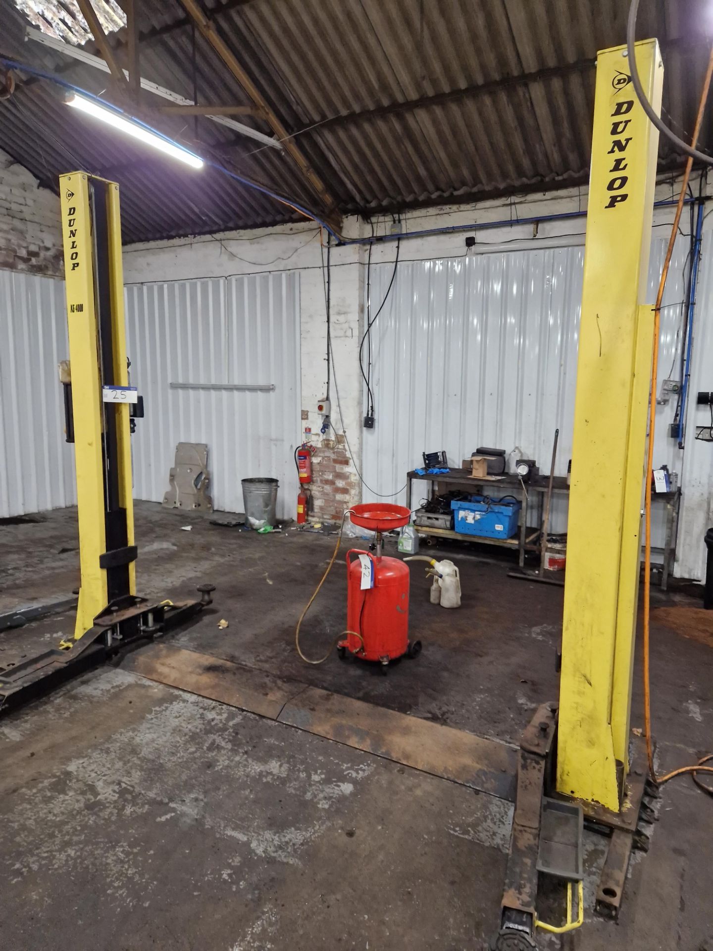 Dunlop Garage Equipment DL240/1 Twin Post Vehicle Lift, 4000KG Capacity, Year of Manufacture 2016,