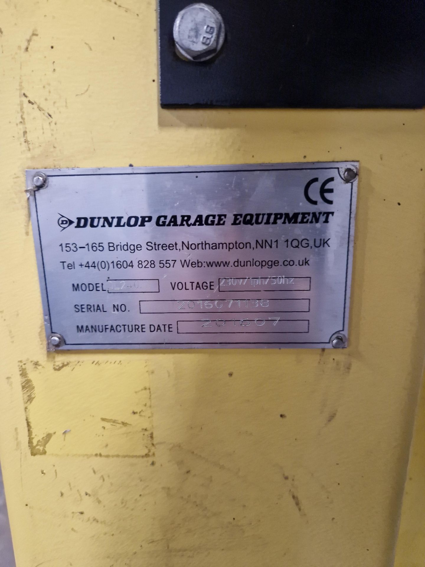 Dunlop Garage Equipment DL240/1 Twin Post Vehicle Lift, 4000KG Capacity, Year of Manufacture 2016, - Bild 4 aus 4