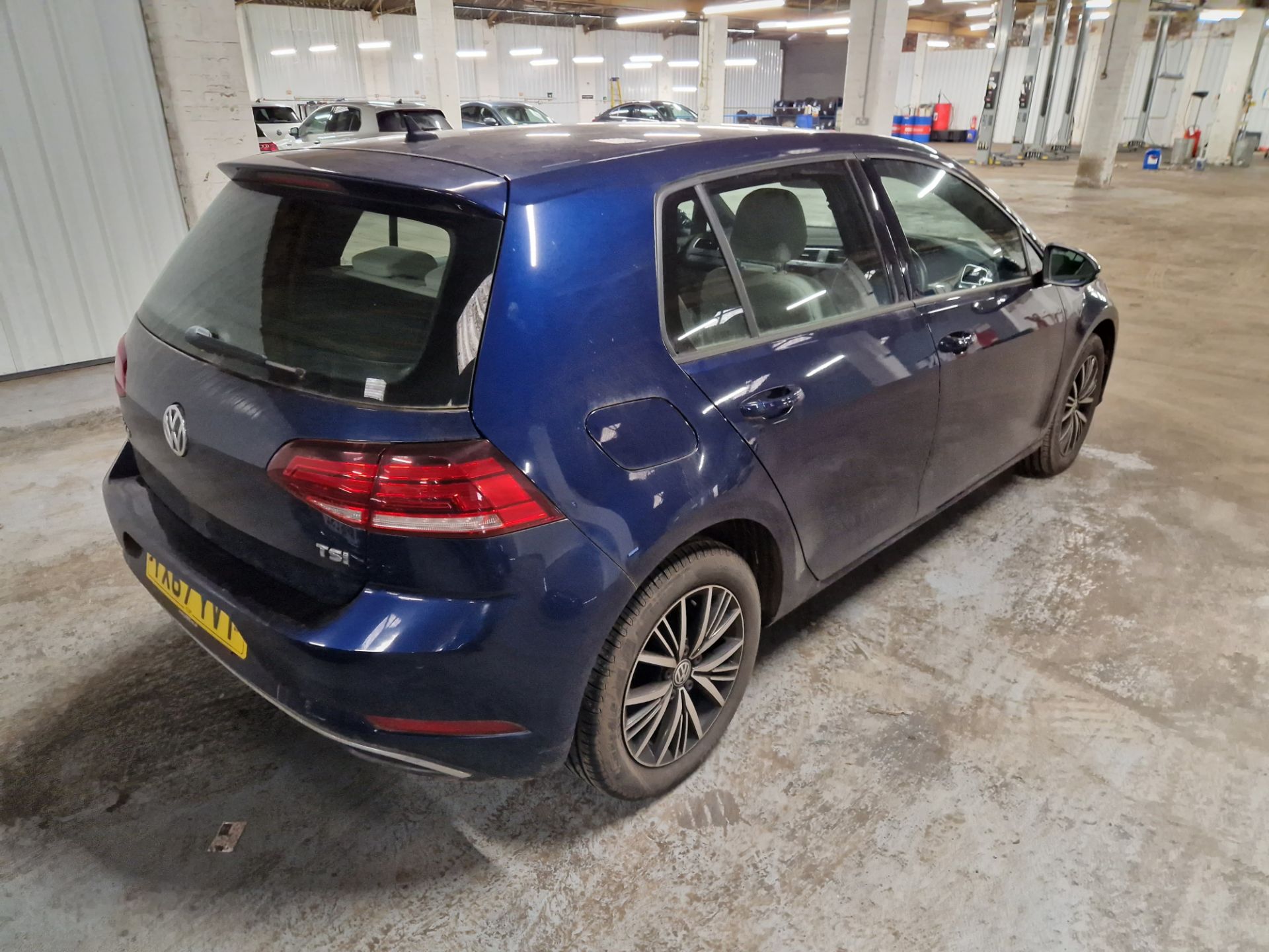 Volkswagen Golf 1.0 TSI 110 SE 5dr Hatchback, Registration No. YX67 YVT, Mileage: 33,355 (at time of - Bild 4 aus 8