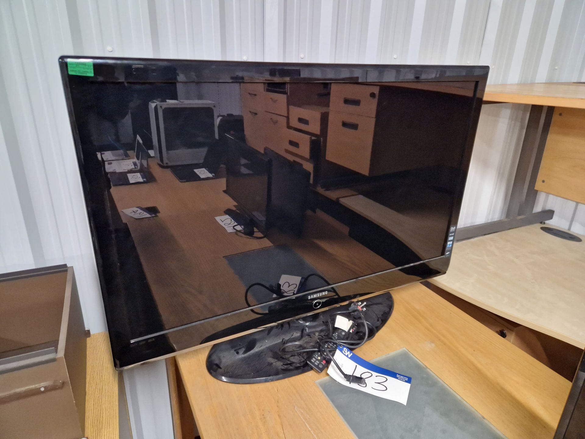 Samsung 46" TV Please read the following important notes:- ***Overseas buyers - All lots are sold Ex