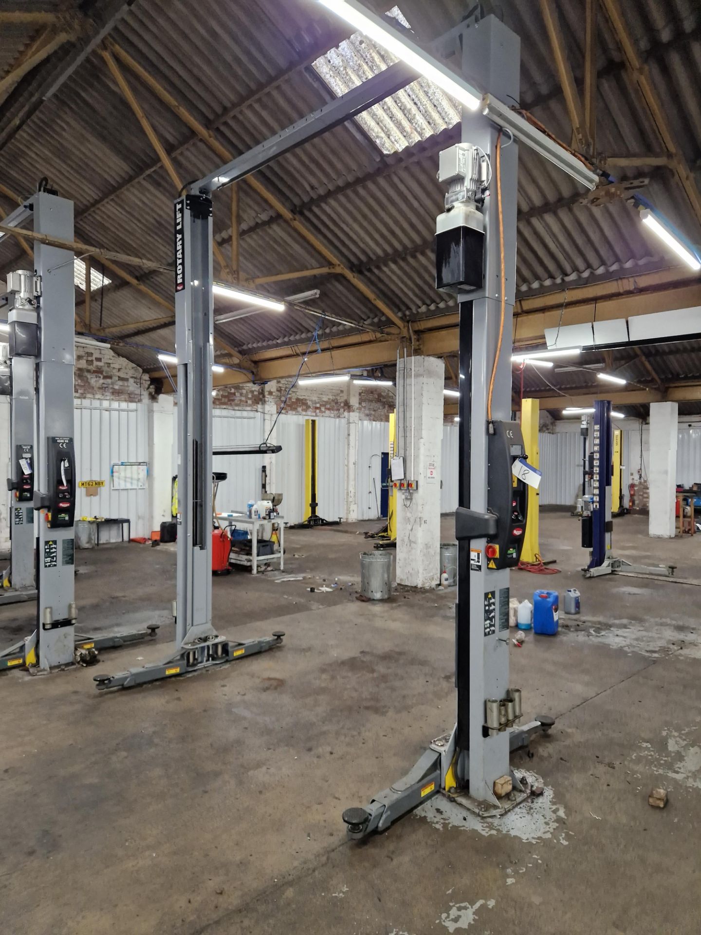 Rotary SPOA4M-AP-5 Twin Post Vehicle Lift, 4500KG Capacity, Year of Manufacture 2021, Serial No.