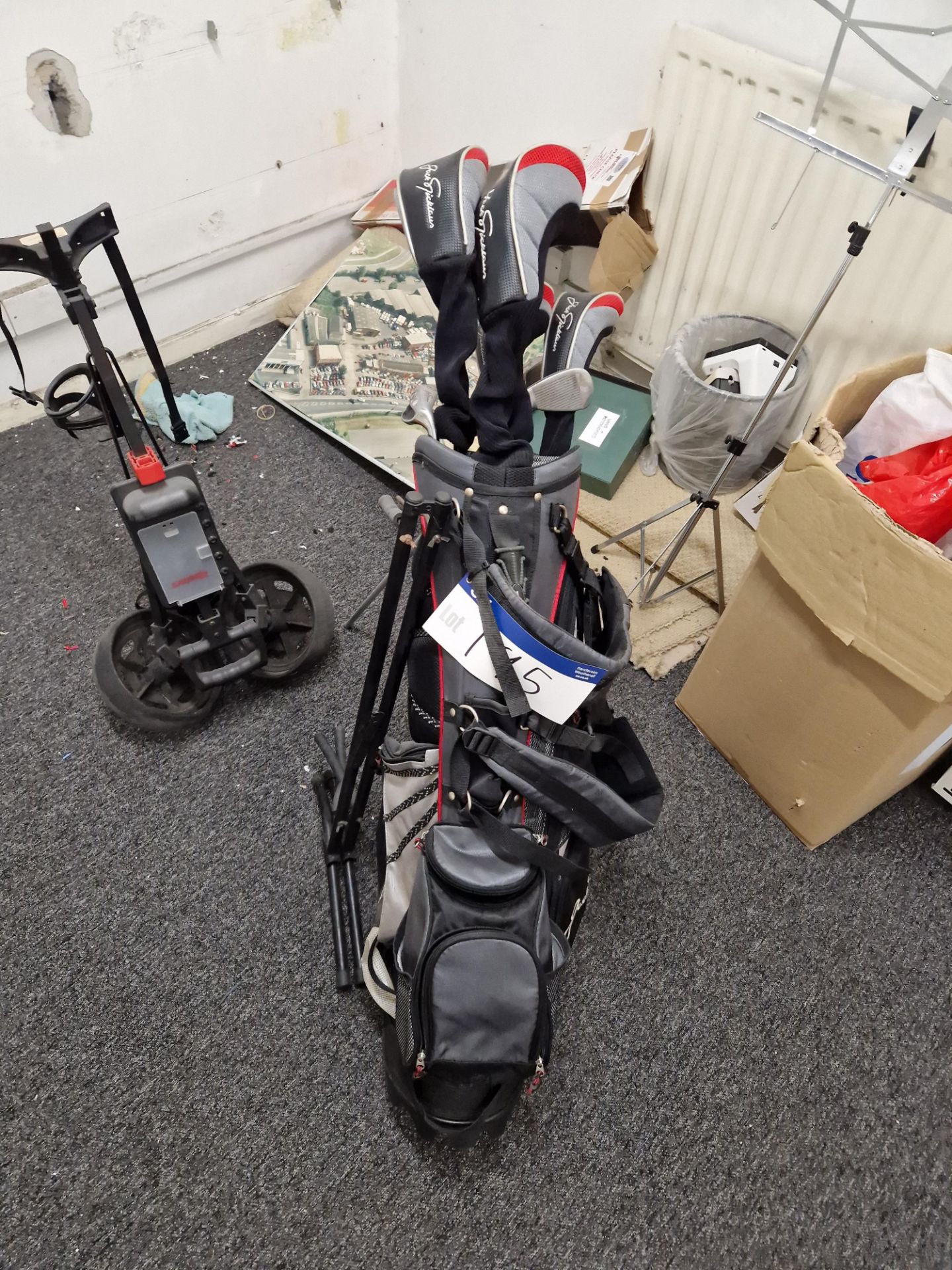 Set of Jack Spicklaus Golf Clubs with Masters Trolley Please read the following important - Image 2 of 3