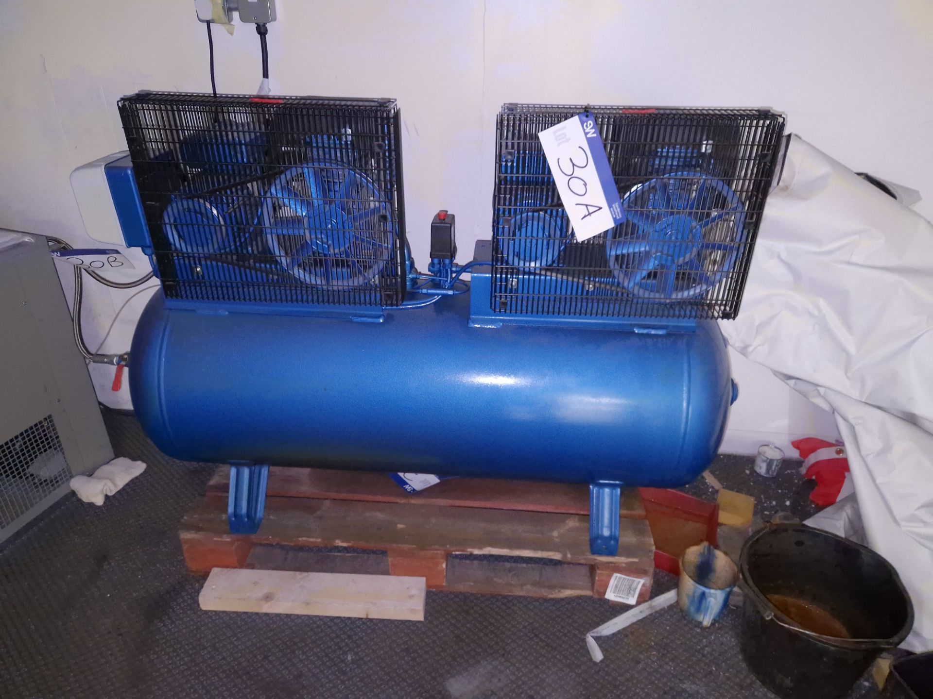 Clarke 2392264 LS7011 Air Compressor, Year of Manufacture 2021 Please read the following important