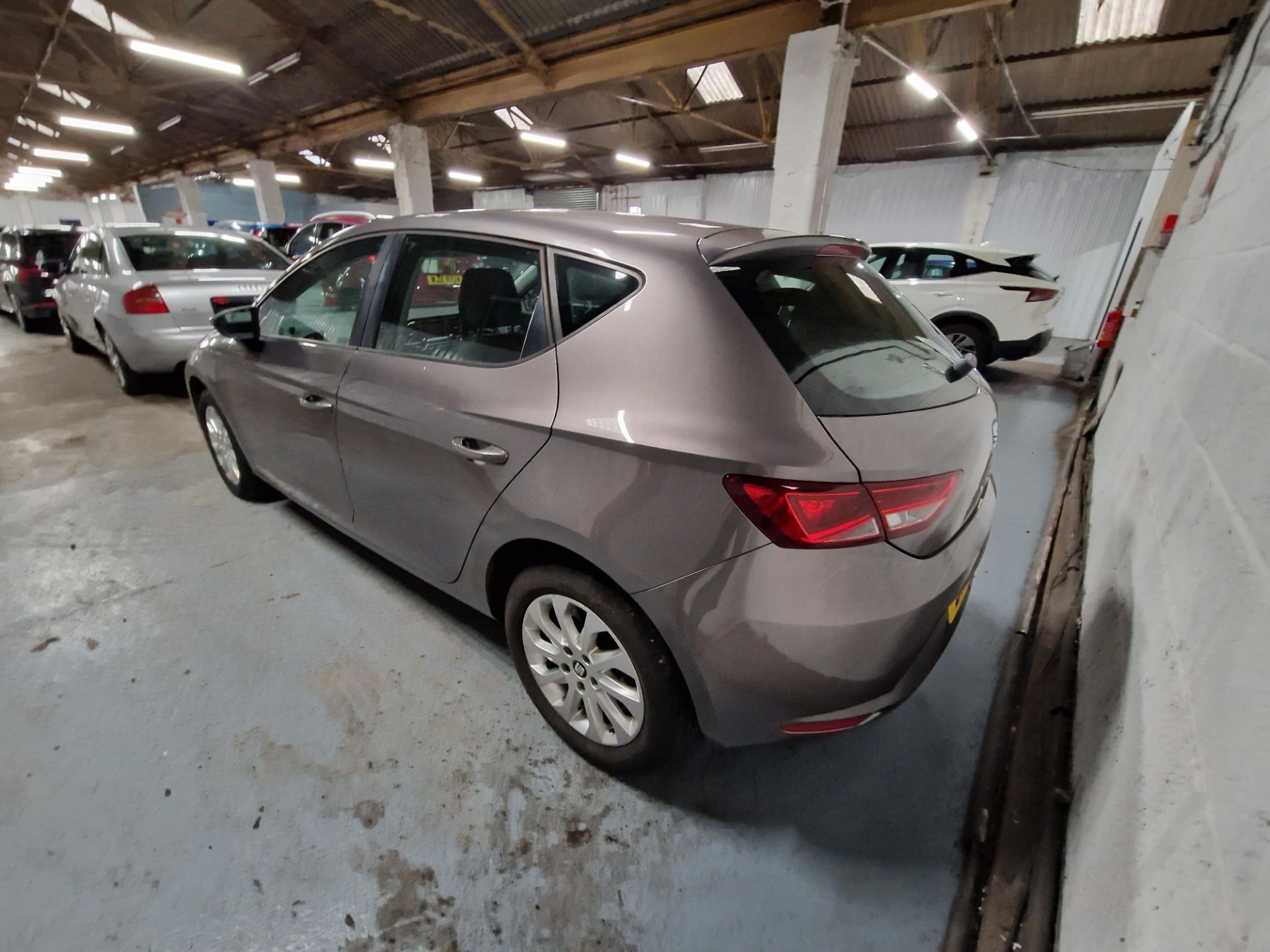 Seat Leon 1.6 TDI SE 5dr Diesel Hatchback, Registration No. DA15 OJE, Mileage: 75,766 (at time of - Image 3 of 7