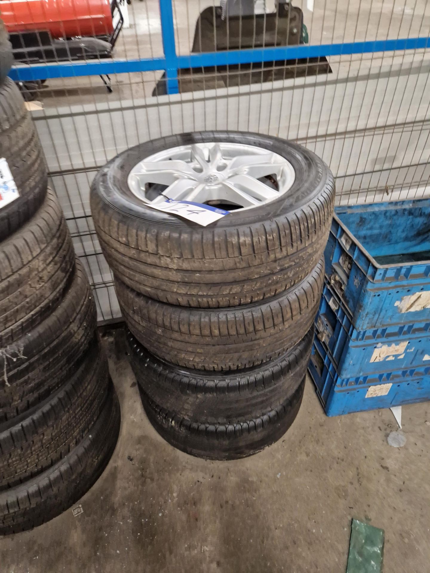 Four Porsche 5 Spoke 18" Alloy Wheels with Part Worn Tyres Please read the following important