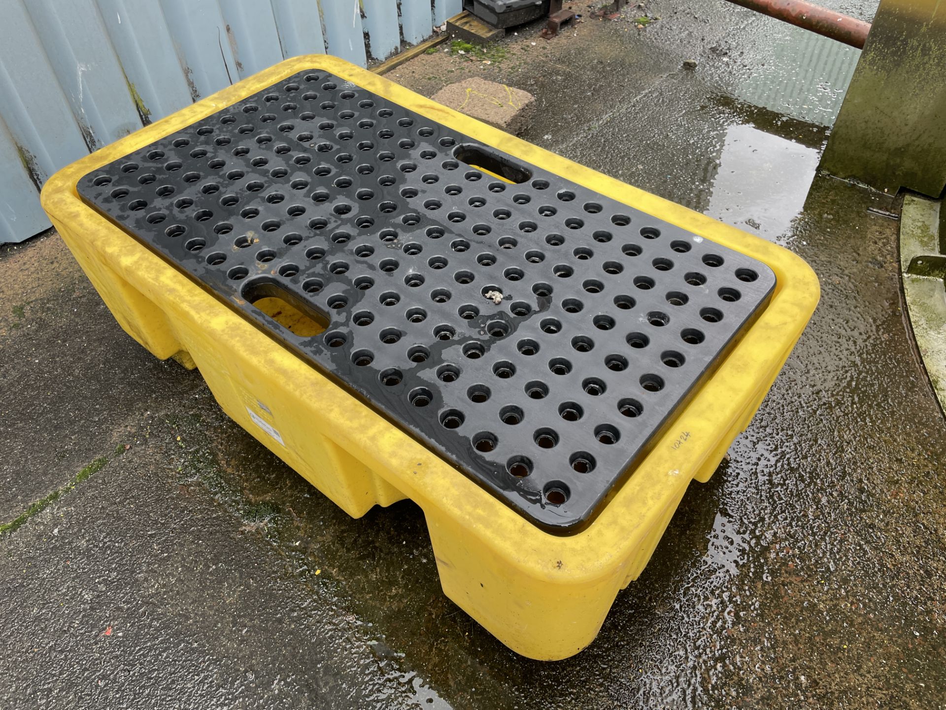 Plastic Bund Stand, approx. 1.3m x 750mm (Contractors take out charge - £5) Please read the