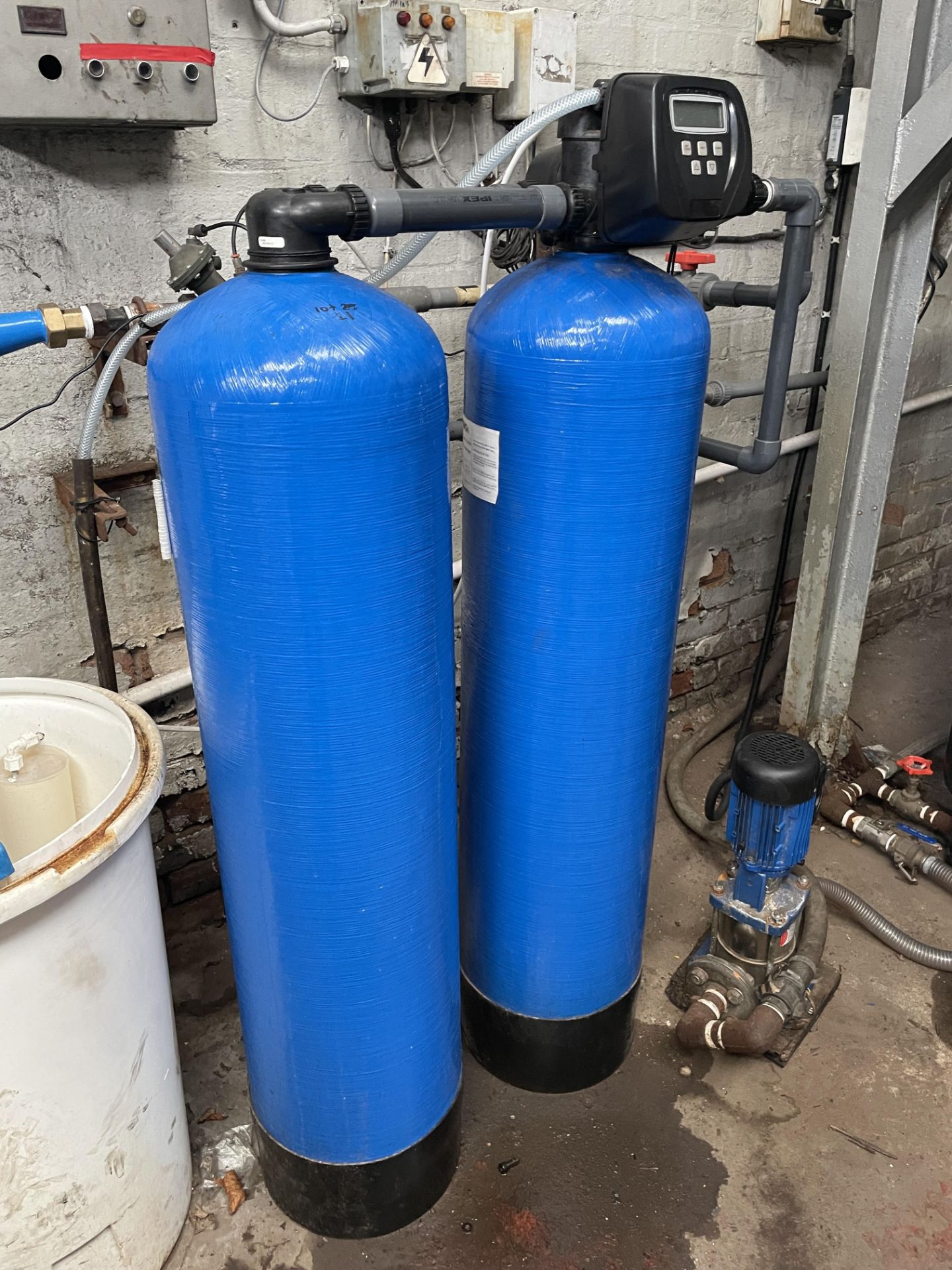 MWG Water Treatment Plant, with Mlowara Pump, two plastic tanks and flexible hose/ pipework ( - Bild 2 aus 8