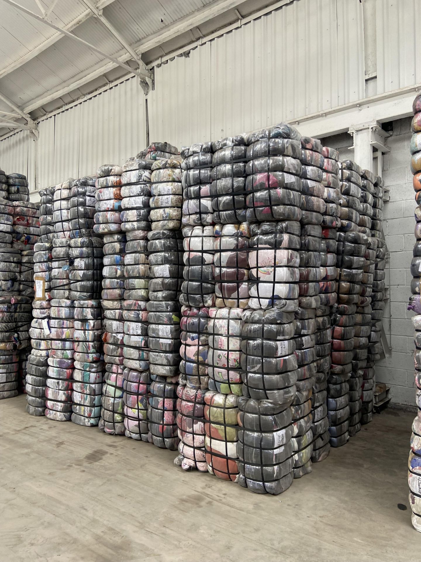 APPROX 216 BALES (9720KG) RECYCLABLE WASTE TEXTILES, understood to comprise: Five bales x 45kg Adult - Image 2 of 8
