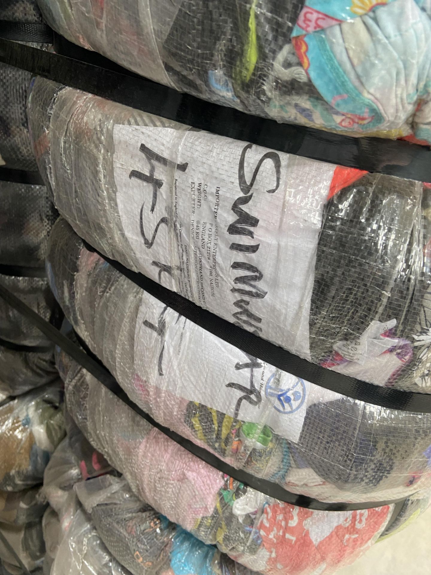 APPROX 200 BALES (9000KG) RECYCLABLE WASTE TEXTILES, Understood to comprise: Three bales x 45kg - Image 9 of 9