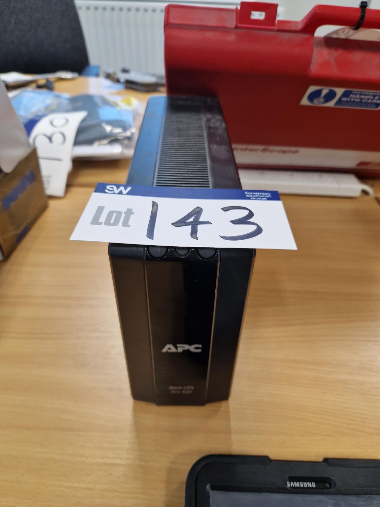 APC Back-UPS Pro 550 Uninterruptable Power Supply Please read the following important notes:- ***