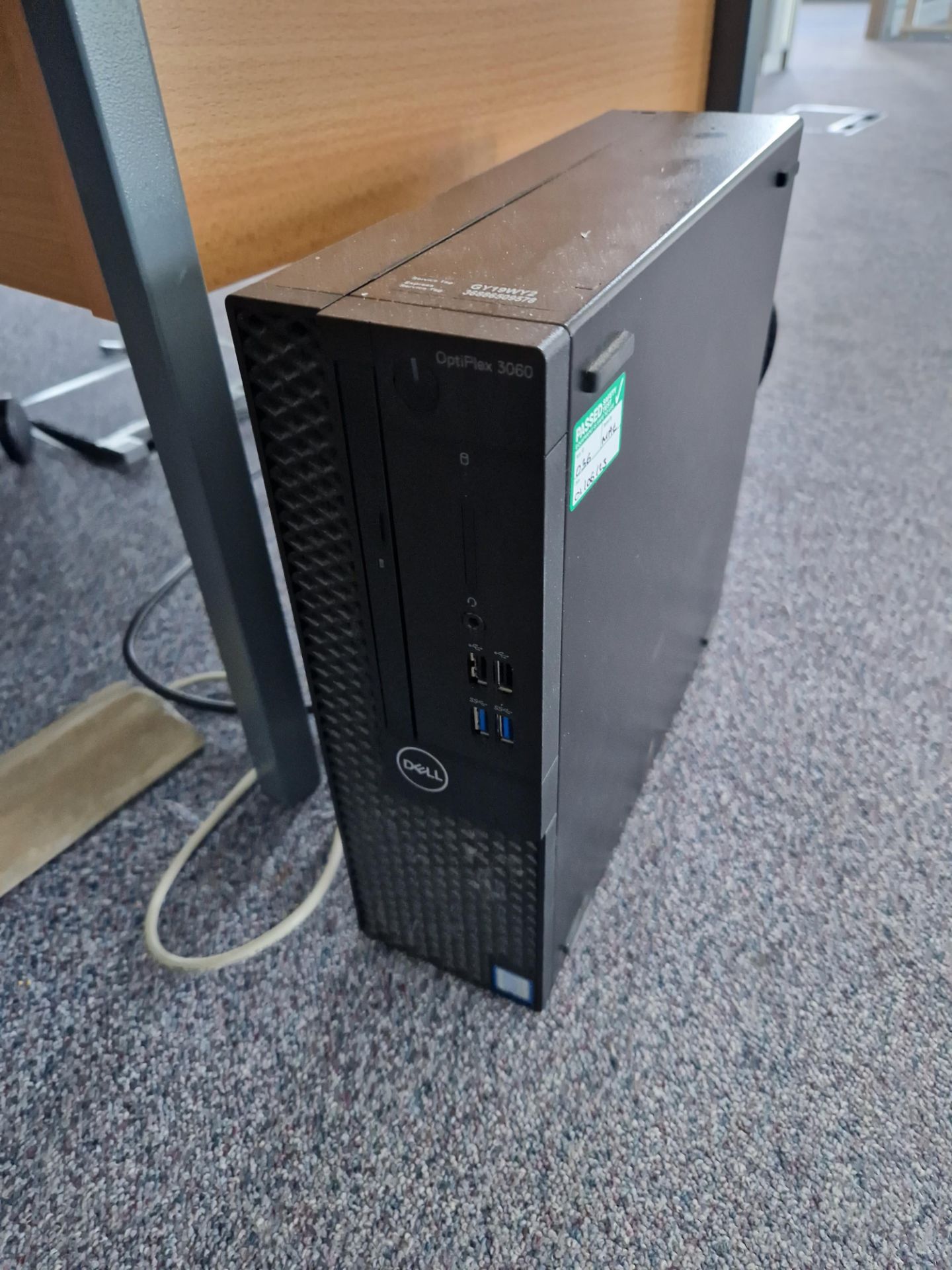 Dell OptiPlex 3060 Core i5 Desktop PC, Monitor, Keyboard and Mouse (Hard Drive Removed) Please - Image 2 of 2