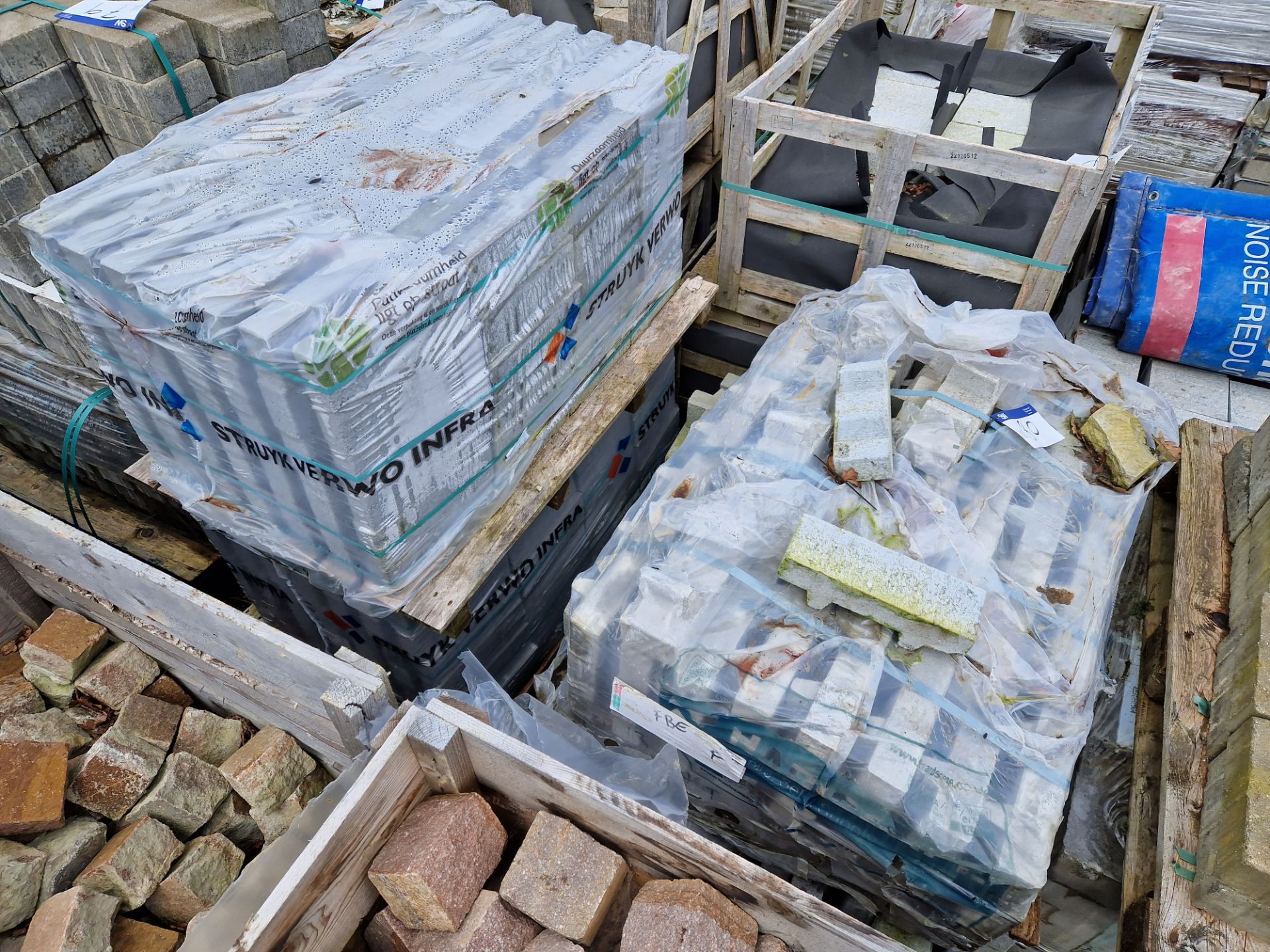 Three Pallets of Circotan Hydrolineo Blocks, Approx. 300x100x100mm Please read the following