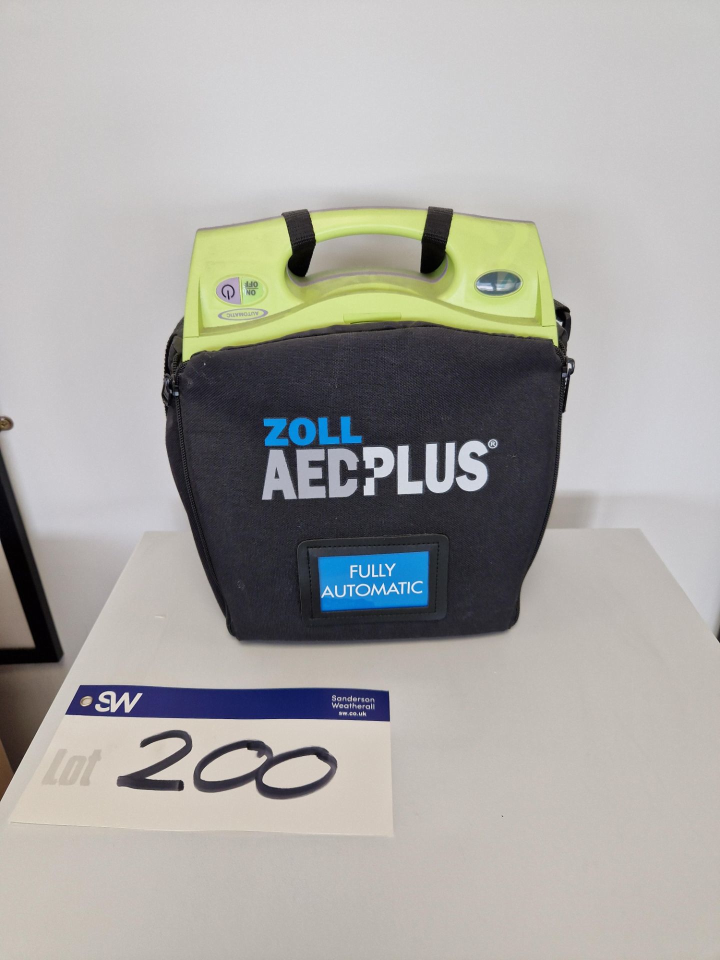 Zoll AED Plus Defibrillator Please read the following important notes:- ***Overseas buyers - All