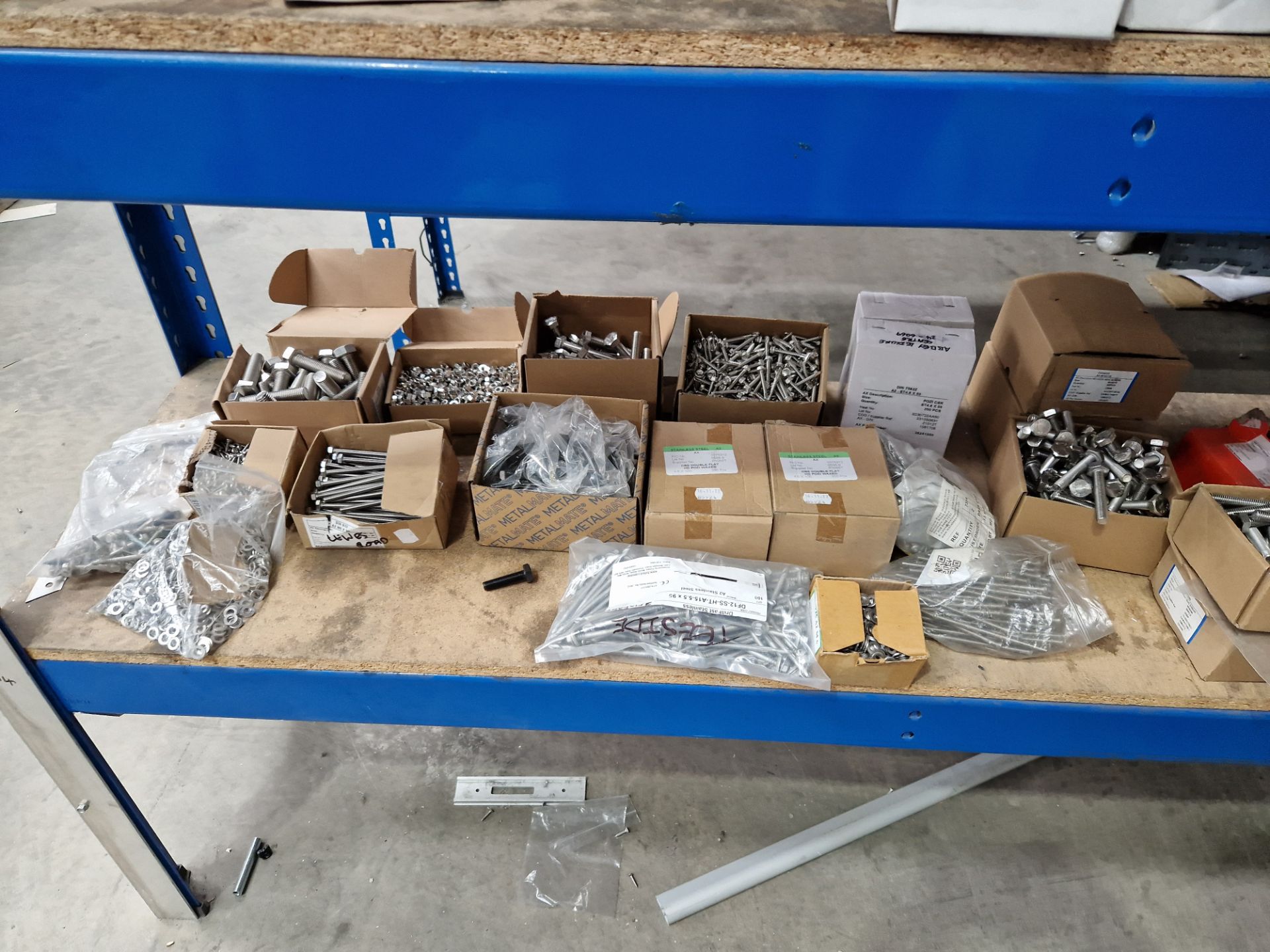 Fixtures and Fittings Contents to One Bay of Racking, including Nuts, Bolts, Rivets, Screws, etc - Bild 2 aus 7