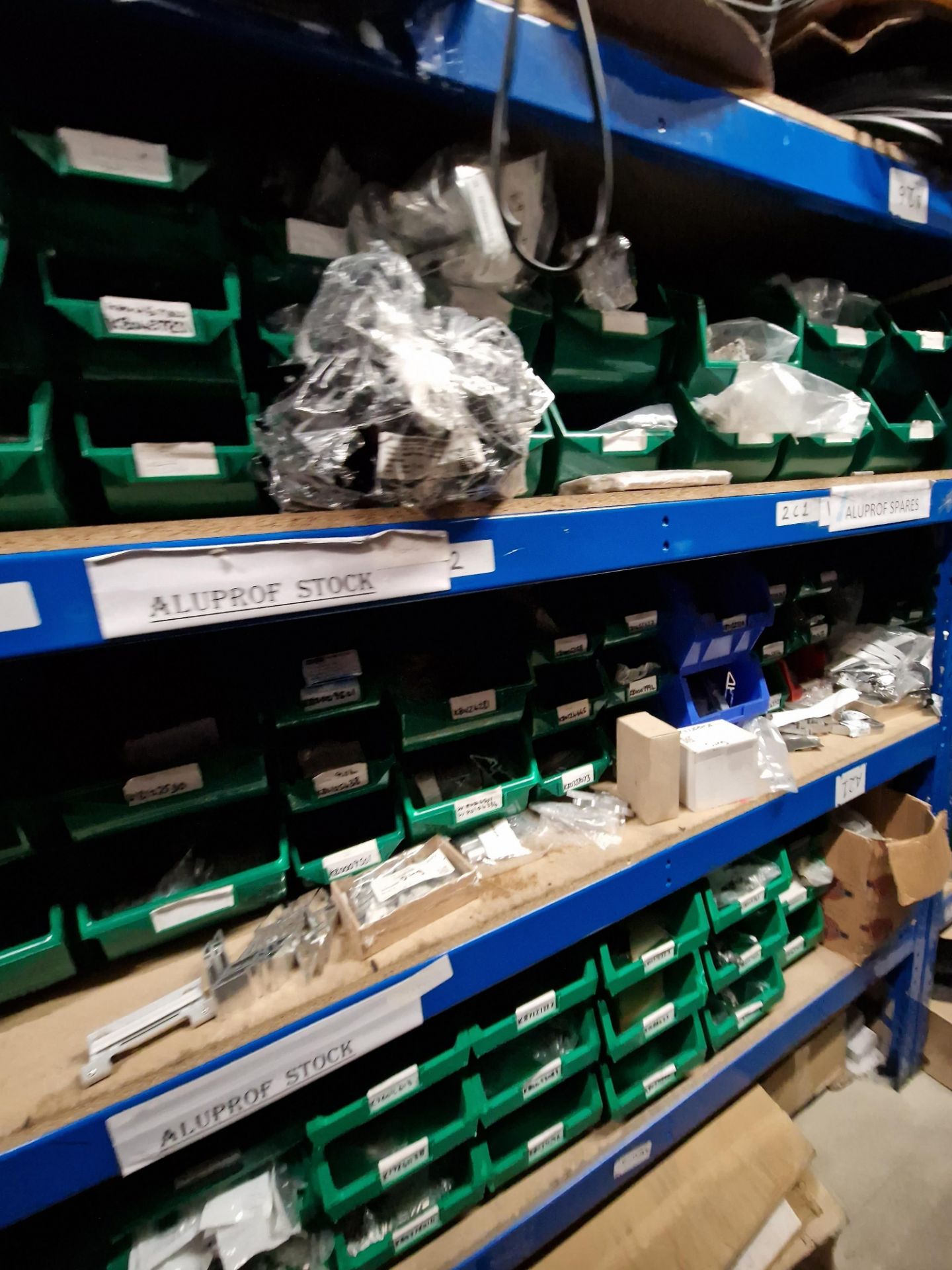 Contents to Four Bays of Shelving, including Rubber Gaskets, Aluminium Profile, End Caps, Screws, - Bild 6 aus 11