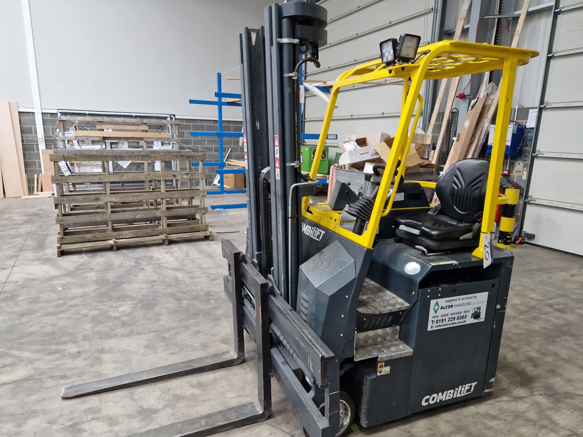 Combilift CBE3000 Electric Side Loader, Capacity 3,000kg, S/N. 72060, Year of Manufacture 2022, - Image 2 of 5