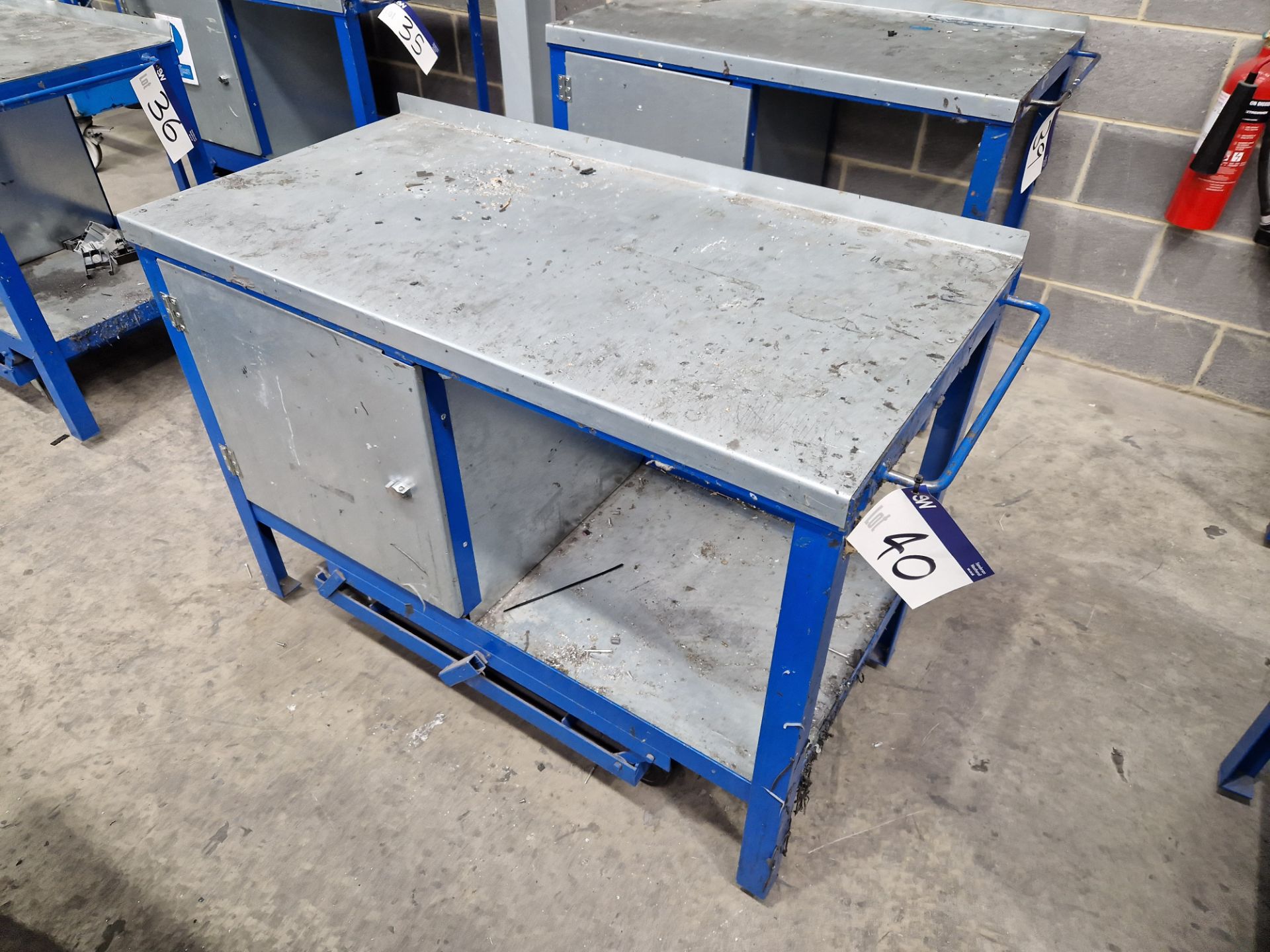 Mobile Steel Framed Workbench, Approx. 1.2m x 0.6m x 0.85m Please read the following important