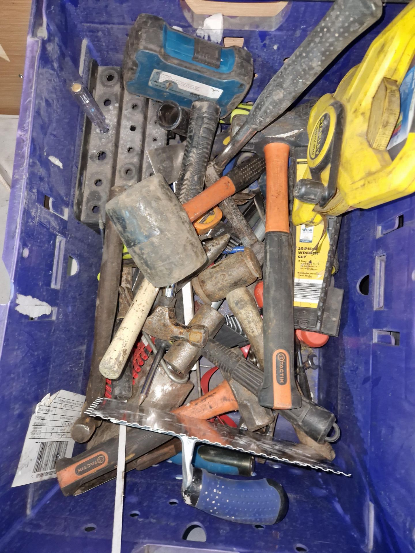 One Box of Various Hand Tools Please read the following important notes:- ***Overseas buyers - All - Bild 3 aus 3