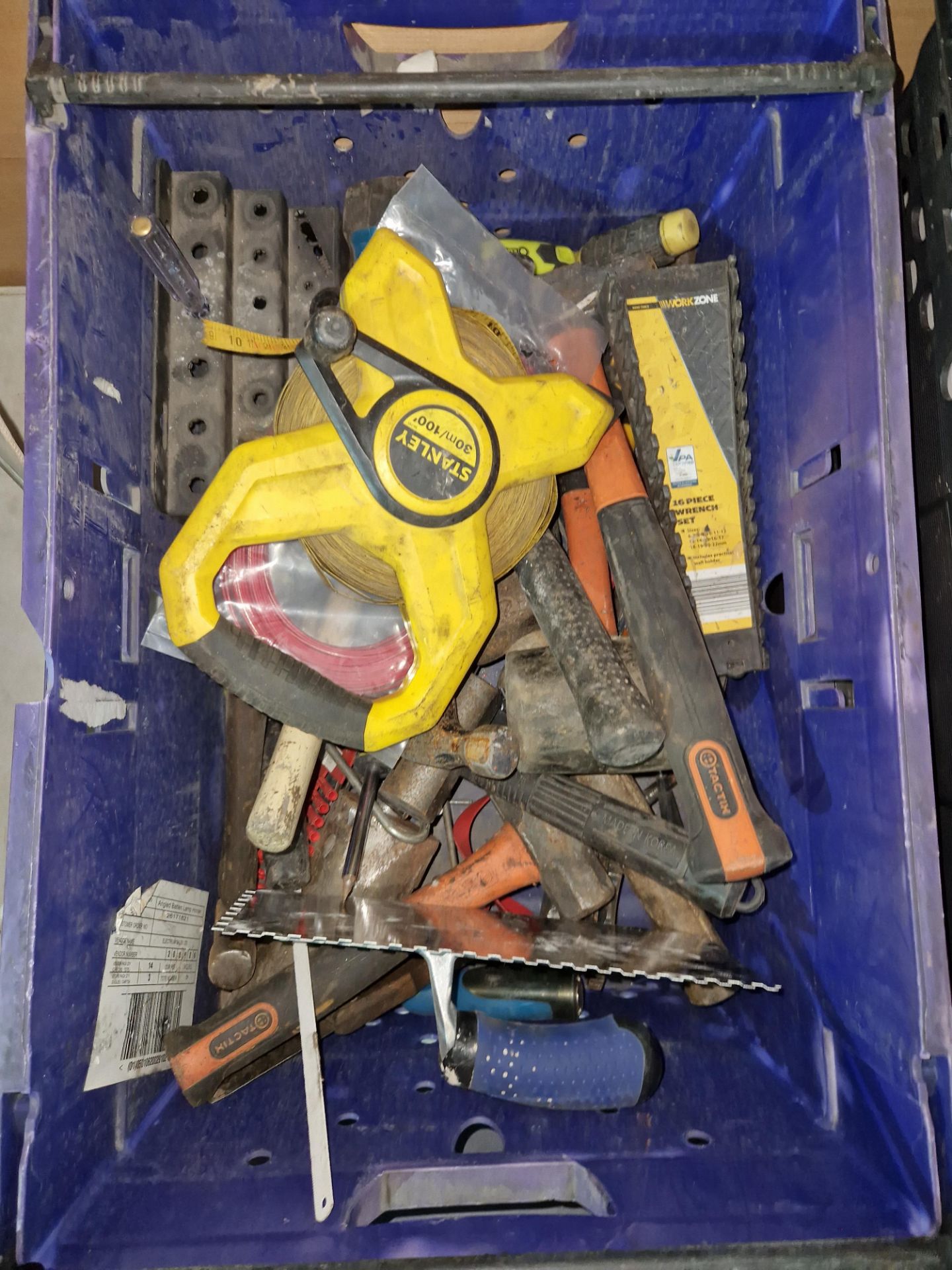 One Box of Various Hand Tools Please read the following important notes:- ***Overseas buyers - All - Bild 2 aus 3