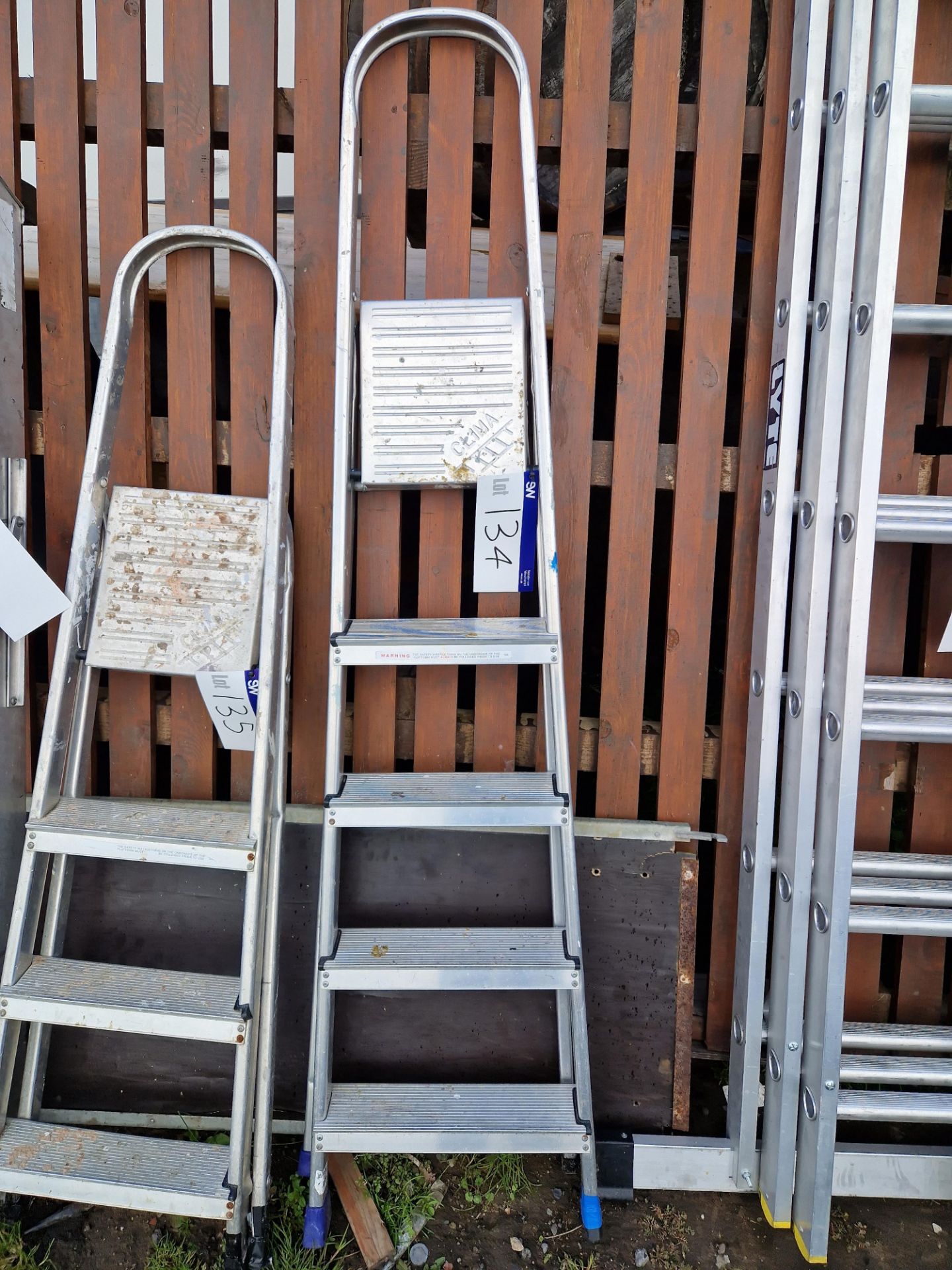 Five Rise Aluminium Step Ladder Please read the following important ...
