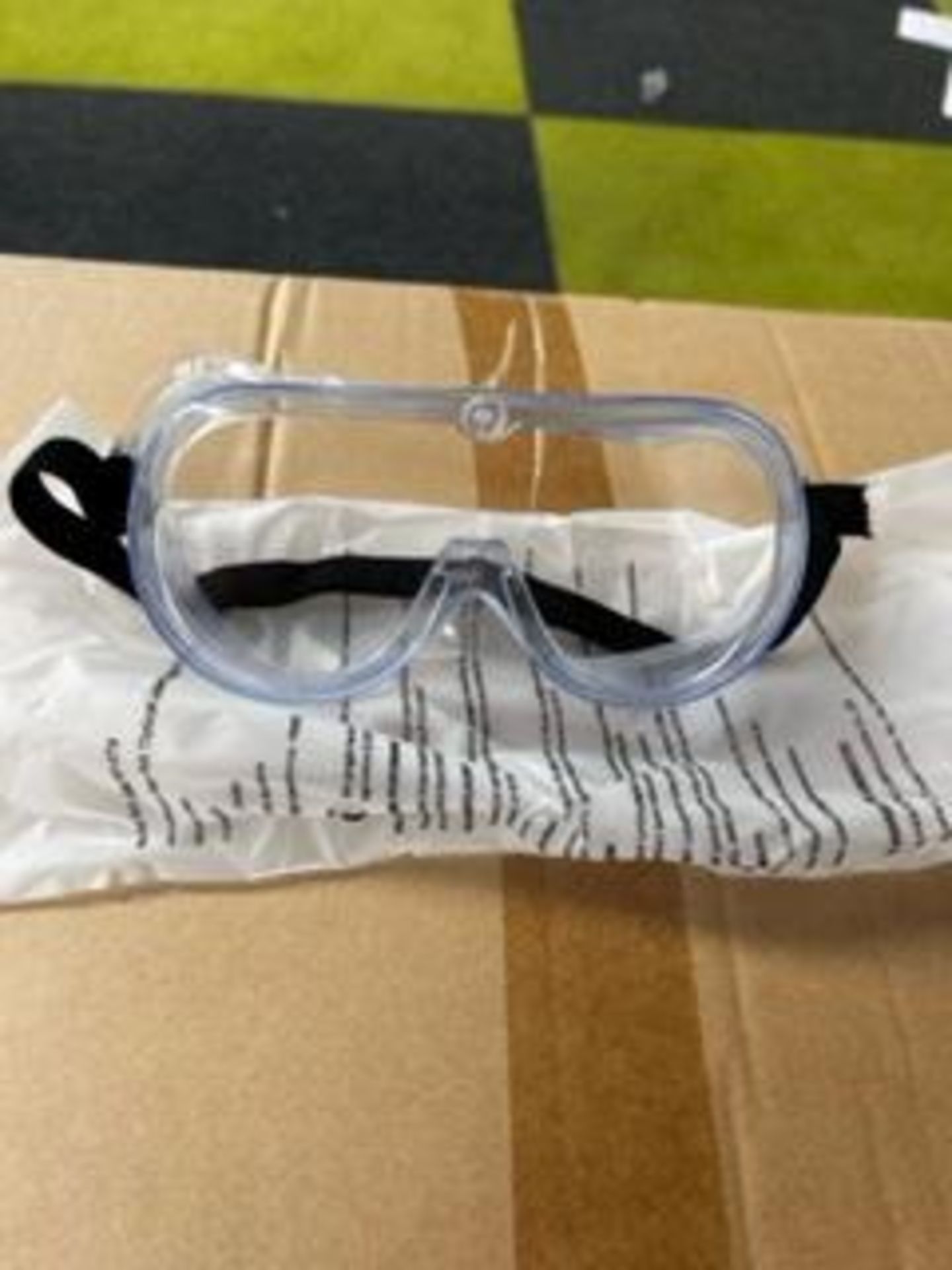 Pallet of 3600 x Medical Protective Goggles, Elastic Strap (vendors comments – new) Please read - Image 2 of 2