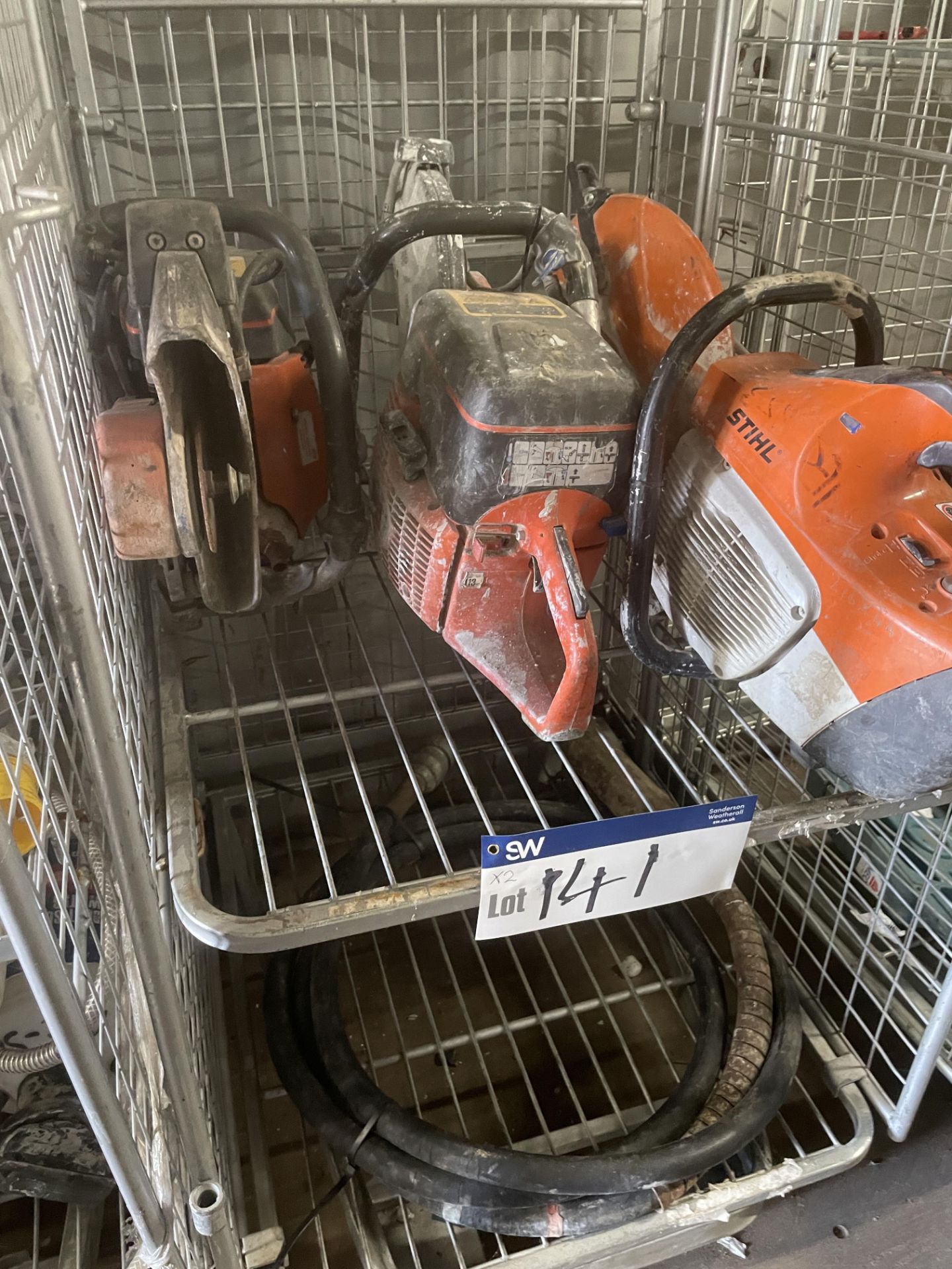 Two Collapsible Cages, with three Stihl saws Please read the following important notes:- ***Overseas - Bild 2 aus 2