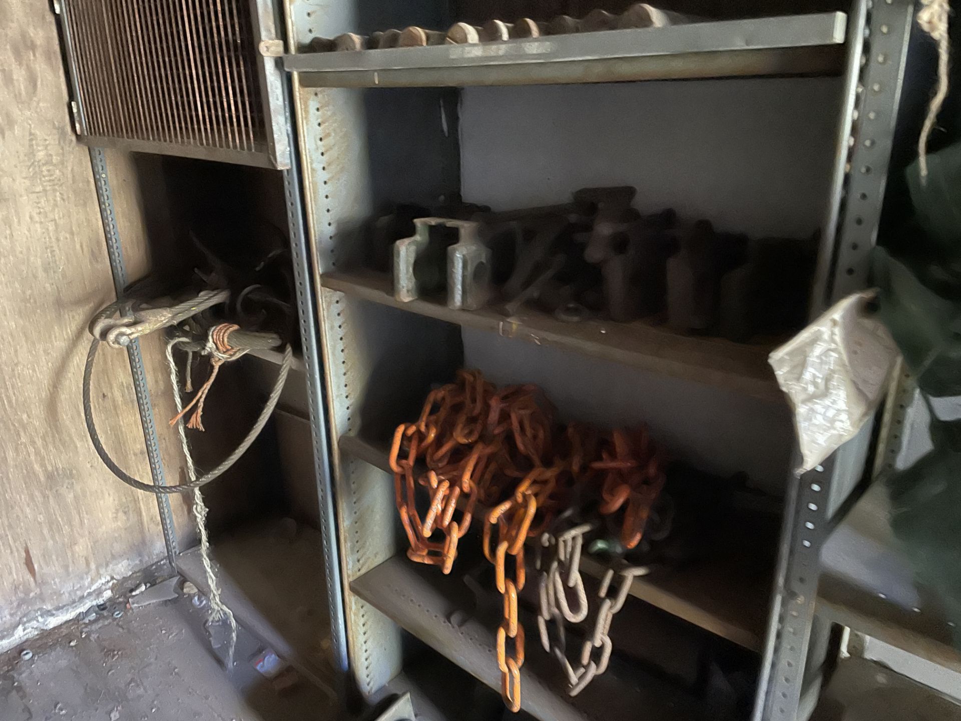 Assorted Contents of Racking, on right hand side of container, including wire rope cable, chain, - Image 4 of 4