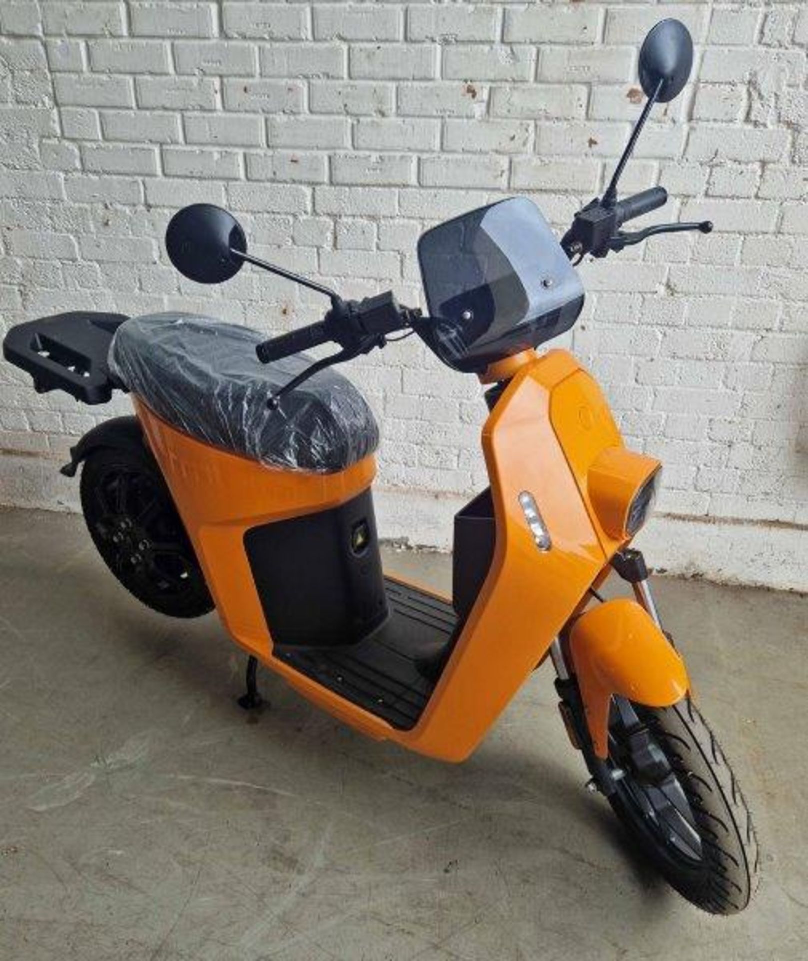 VMOTO VS2 L1e-b Electric Moped in Orange. Boxed, Unused and Unregistered, requiring some assembly,