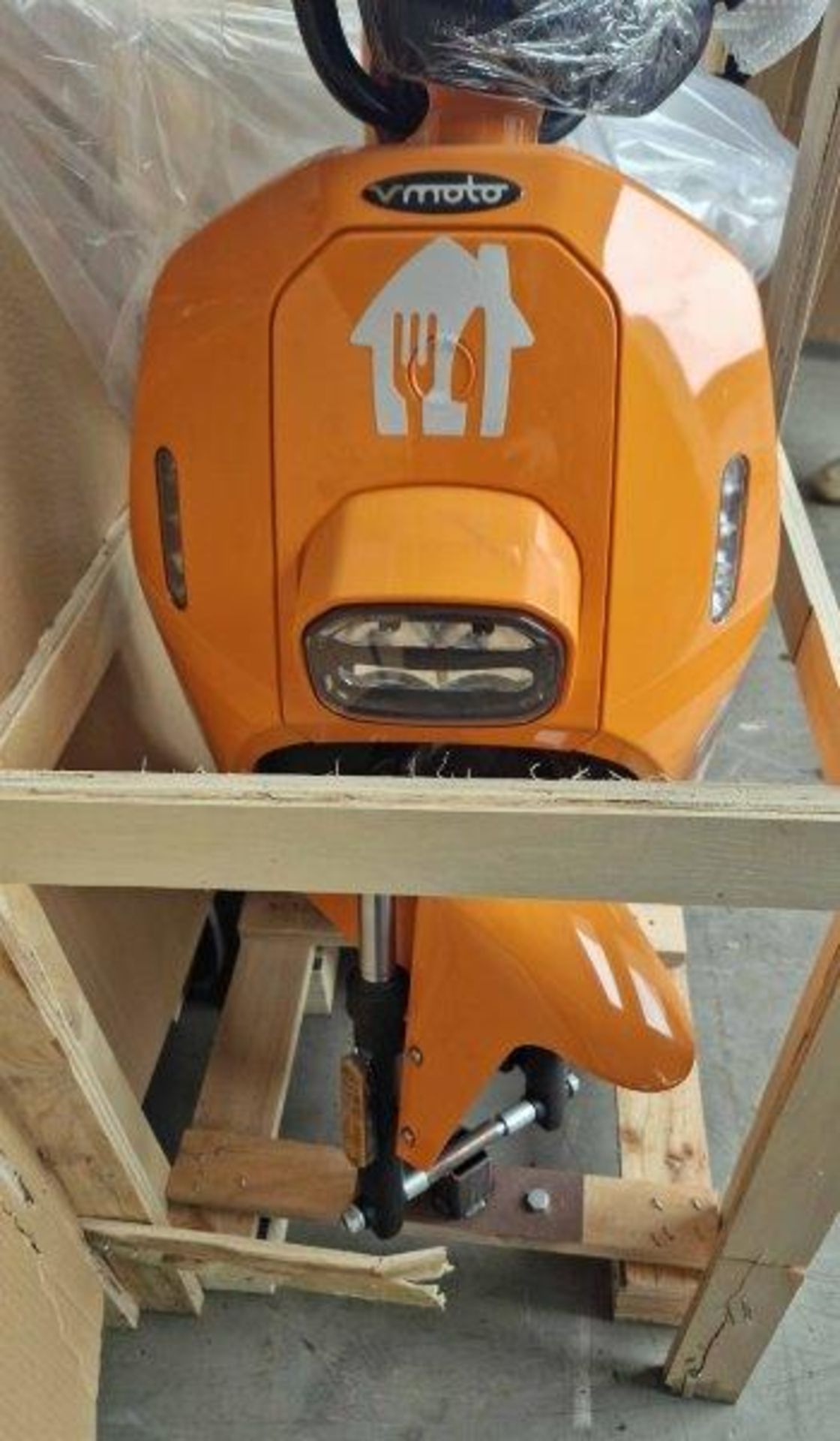 VMOTO VS2 L1e-b Electric Moped in Orange. Boxed, Unused and Unregistered, requiring some assembly, - Bild 8 aus 11