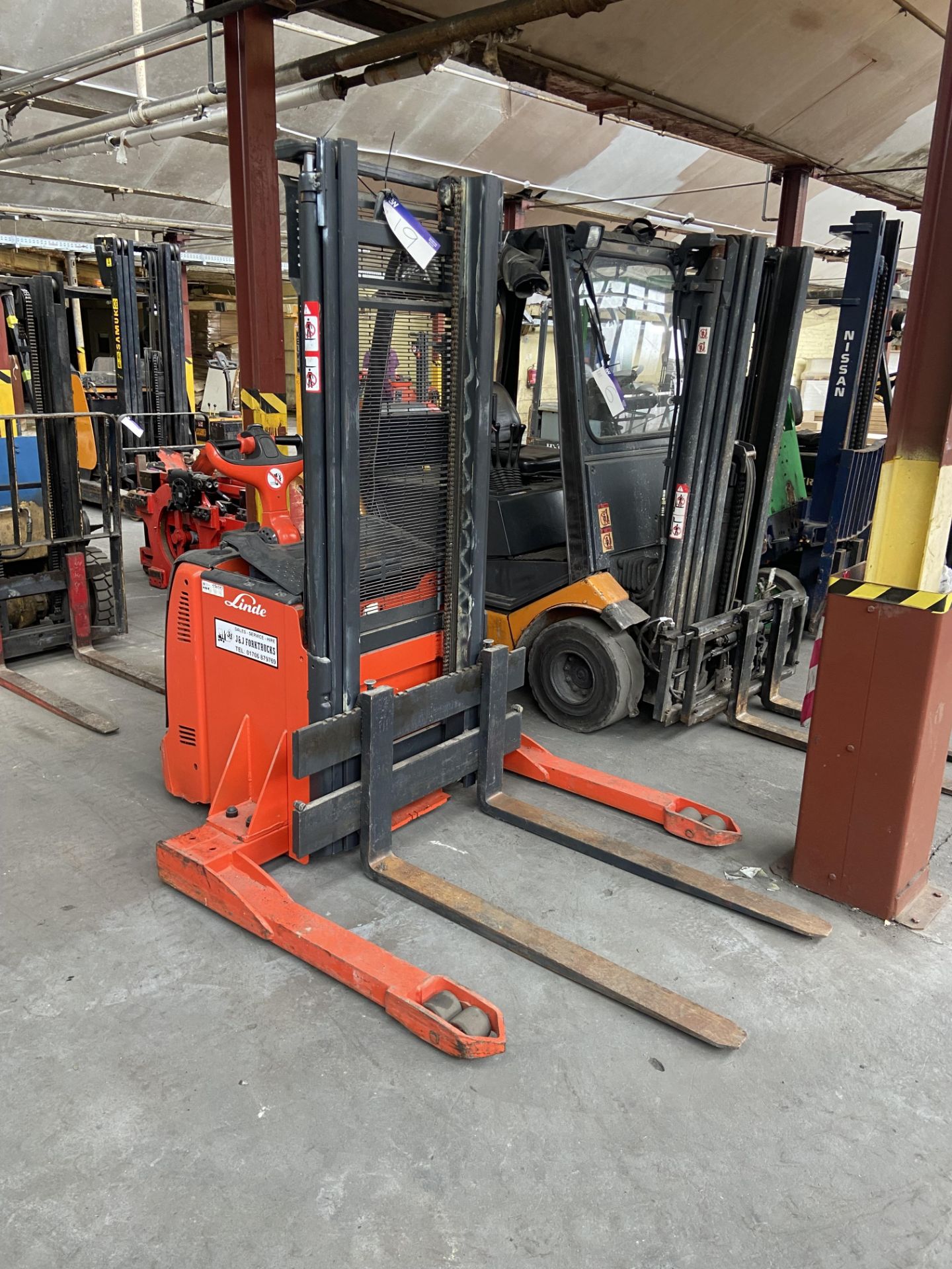 Linde L14AS 1400kg cap. Electric Pedestrian Operated Fork Lift Truck, 3370mm max. lift height,