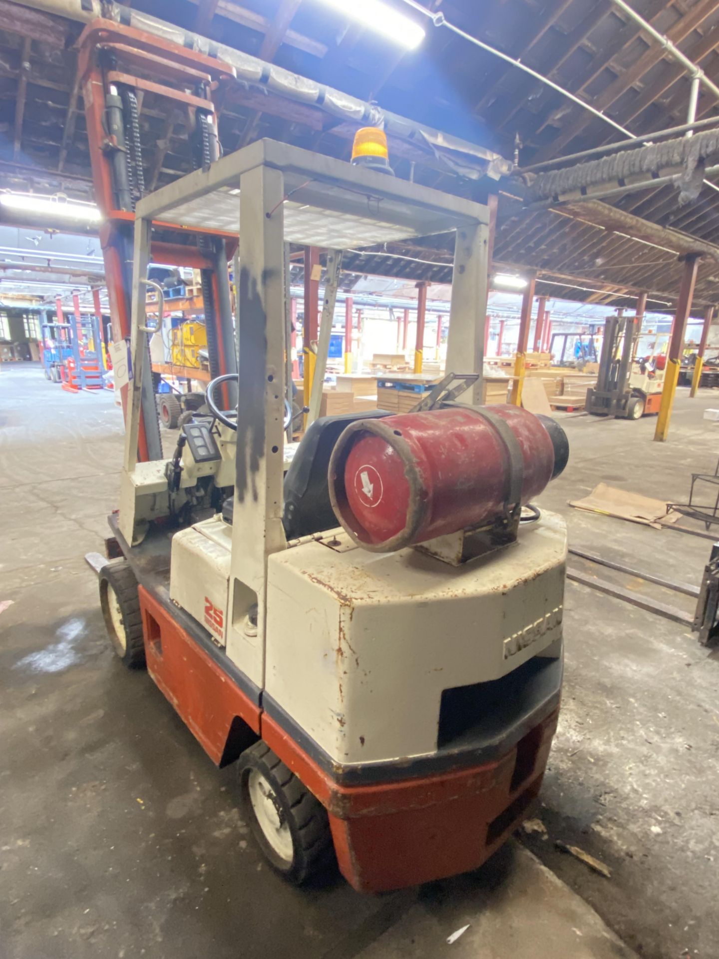 Nissan CPH02 2250kg cap. LPG Fork Lift Truck, serial no. 001274, indicated hours 7799.3 (at time - Image 5 of 10