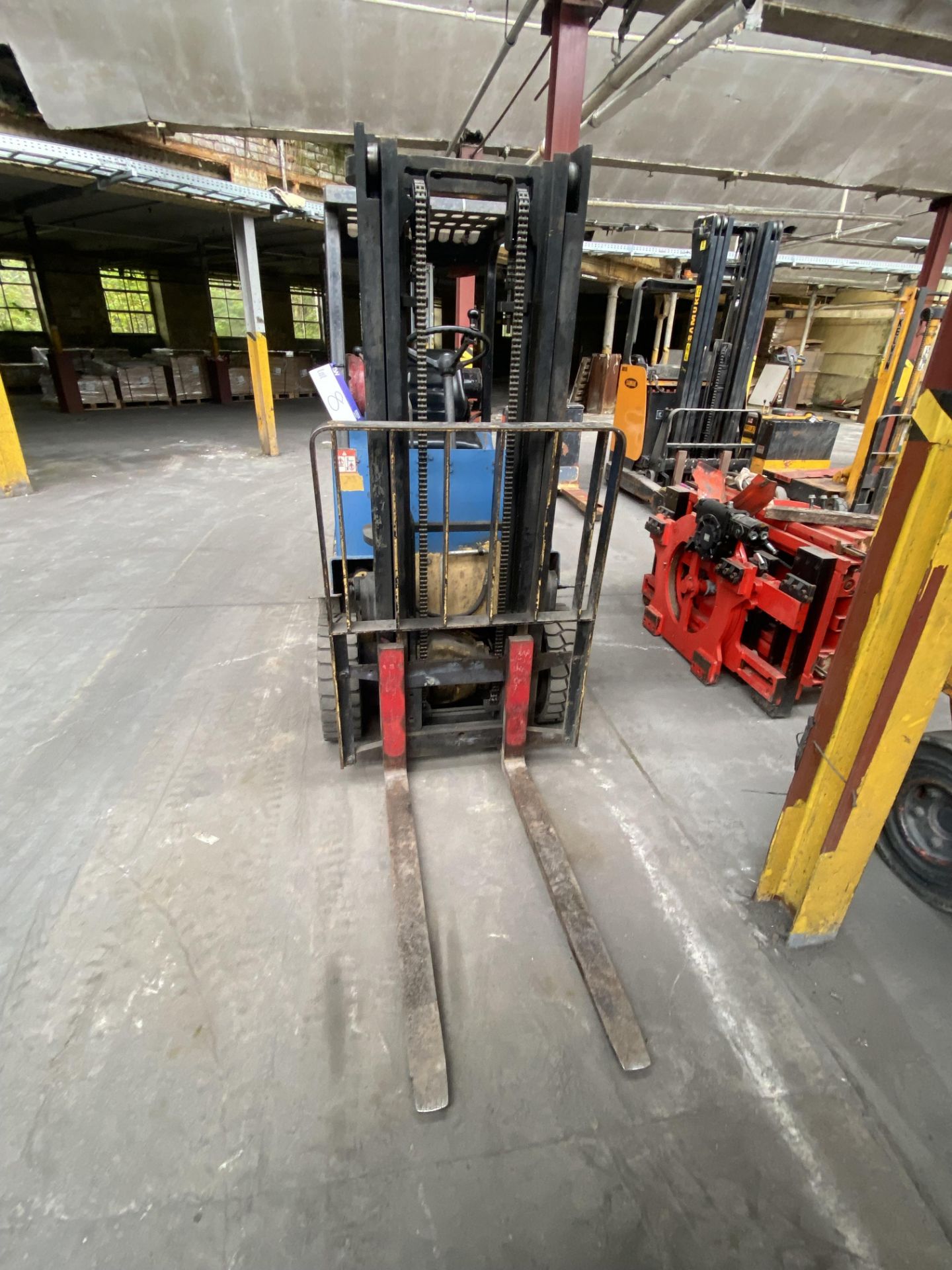 Hyster 50XL Vesta 1500kg cap. LPG Fork Lift Truck, serial no. C001B, indicated hours 2846.9 (at time - Image 2 of 11