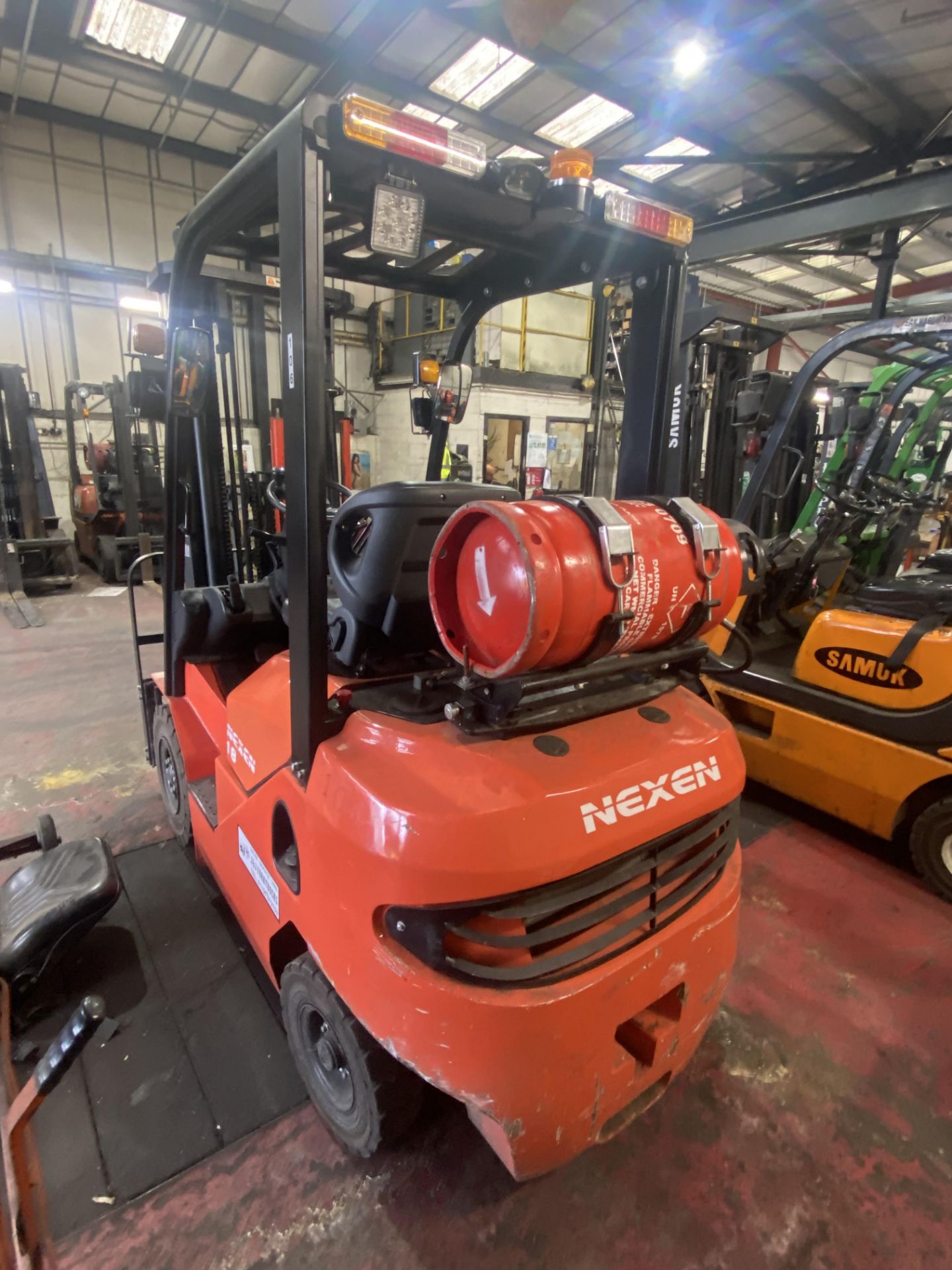 Nexen FGR18 1800kg cap. LPG FORK LIFT TRUCK, serial no. R1C1818K, year of manufacture 2019, - Image 6 of 10