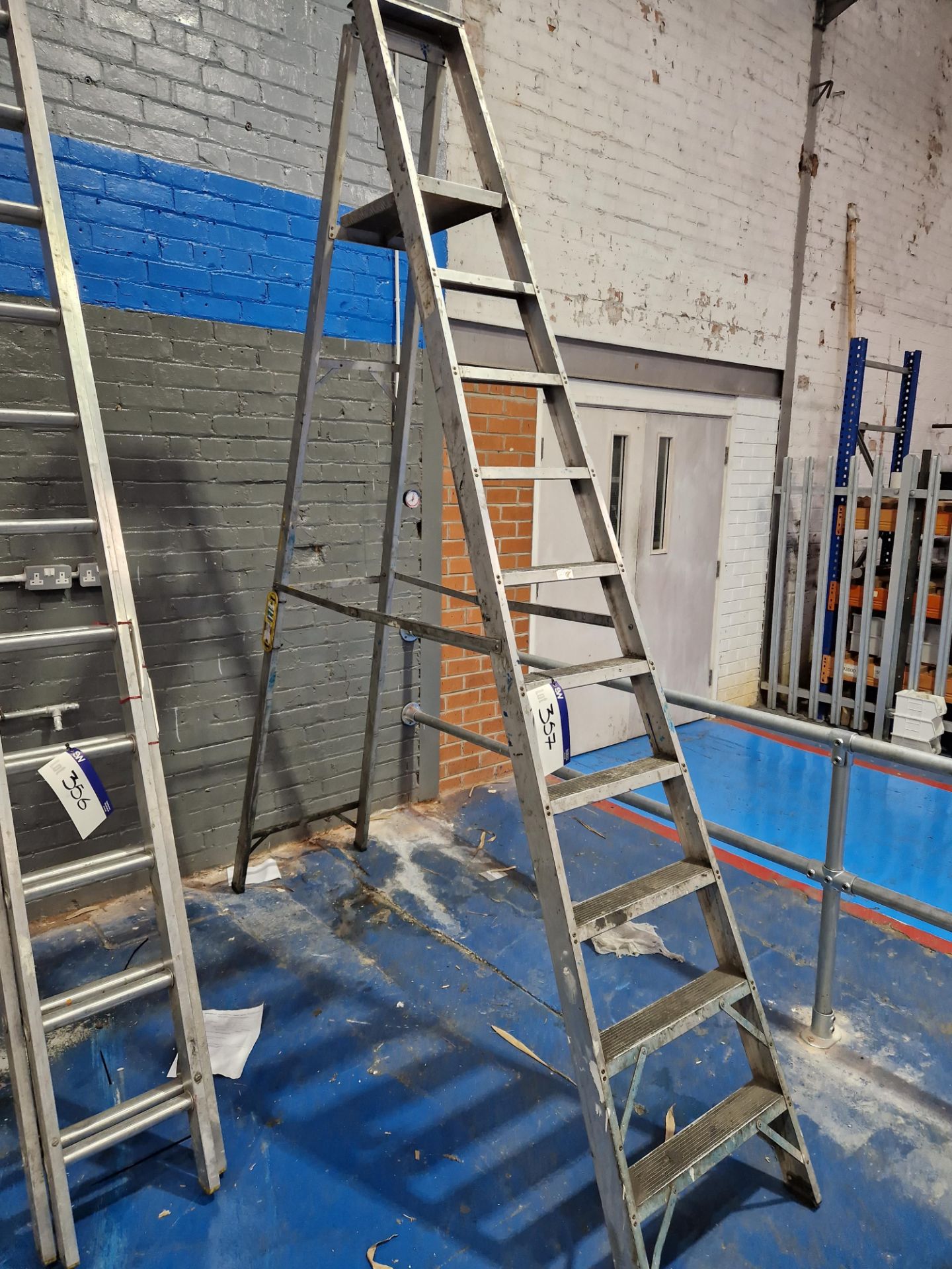 10 Rise Aluminium Step Ladder Please read the following important notes ...