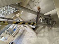 STAINLESS STEEL CASED DISC & ROPE ELEVATOR, approx. 100mm dia., 4.2m centres long, with geared