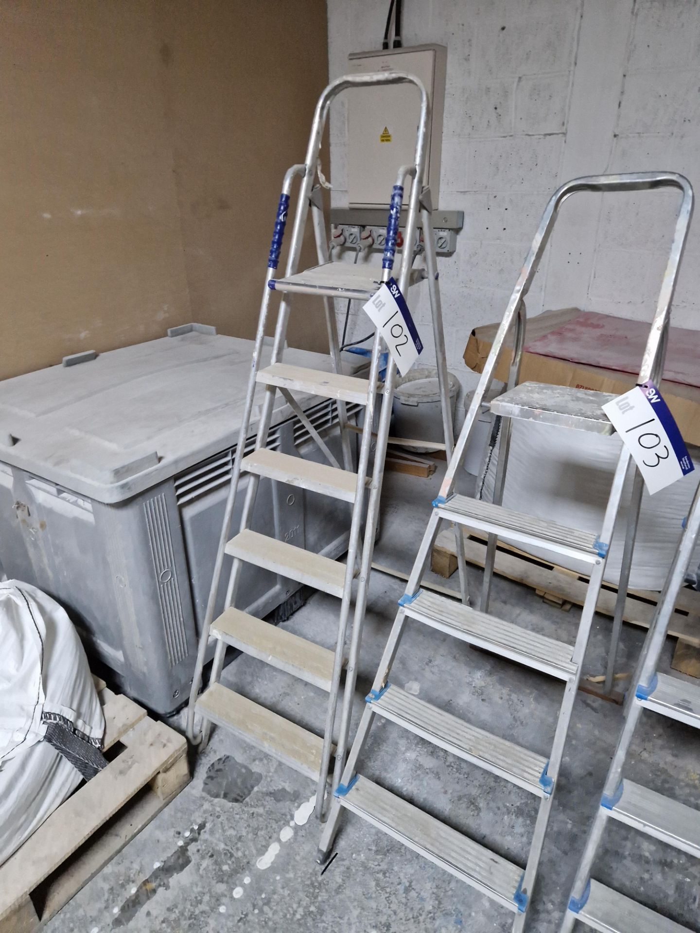 Six Rise Aluminium Step Ladder Please read the following important notes:- ***Overseas buyers -