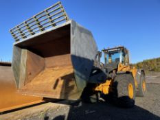 Volvo L120E WHEELED LOADING SHOVEL, PIN no. L120EV20036, year of manufacture 2006, 21,200kg