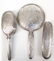 Frisier-Set, 3-teilig, 835er Silber, bestehend aus 2 Bürsten und Spiegel, mit Floral- und Ornamenta