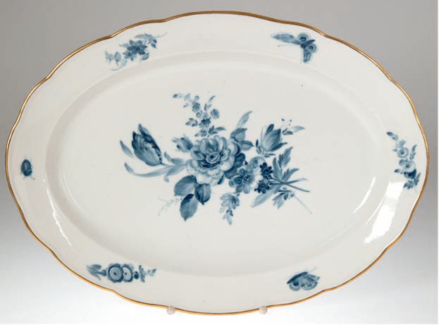 Große Meissen-Platte, um 1880, Blaue Blume 4 mit Schmetterlingen, Goldrand, Neuer Ausschnitt, 1. Wa