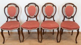 Louis-Philippe-Tisch und 4 Stühle, ovaler Tisch, gedrechselte Säule auf verziertem Fußgestell mit 3