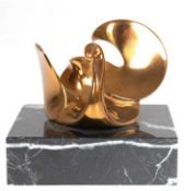Sos, Salvador (20. Jh.) "Schwan", Bronze, gemarkt, H. 10 cm, auf schwarzem Marmorsockel, H. 5 cm