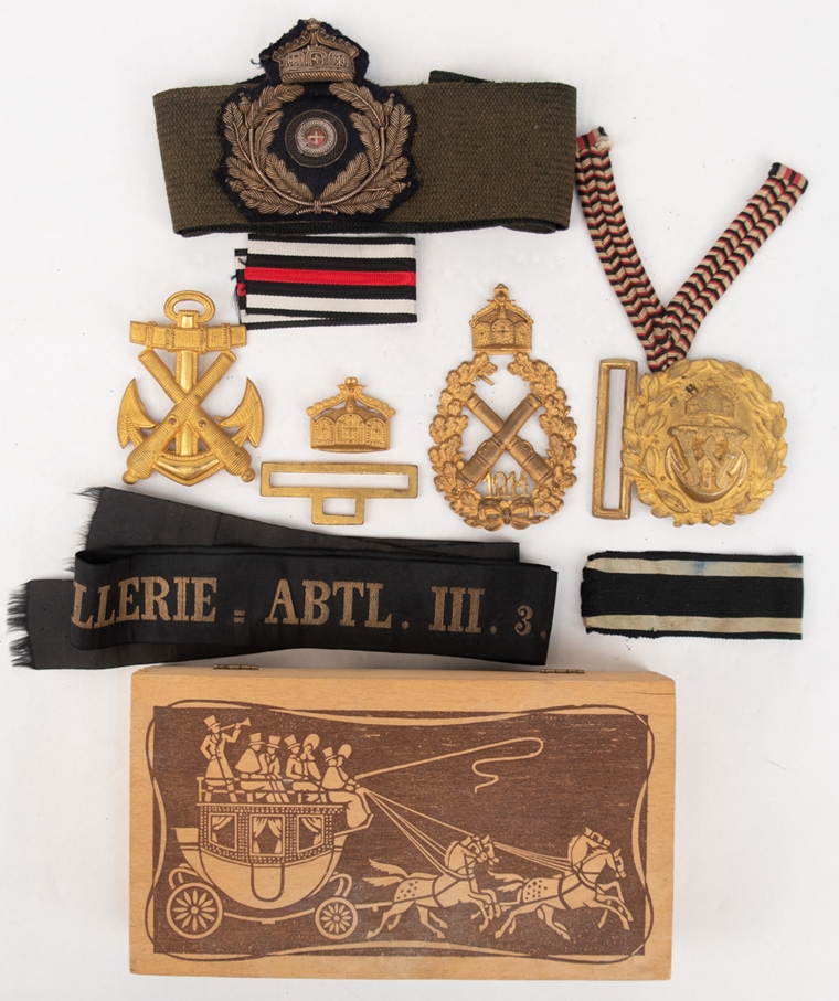 Marine-Uniformutensilien, 1914, 9-teilig u.a. Mützenband "III. Matr. Artillerie-Abtl. III", Koppel