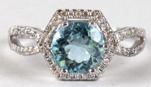 Ring, 925er Silber, rhodiniert, mit Blautopas und weißen Zirkonia in sechseckiger Fassung, RG 58, I