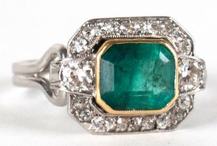 Ring, 585er WG, 1940er Jahre, besetzt mit 1 Smaragd von ca. 1,9 ct., achteckig mit Facettenschliff,