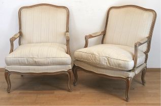 Paar Sessel im Barockstil, Sitz mit Polsterauflage, offene Armlehnen, gepolsterte Rückenlehne, Bezu