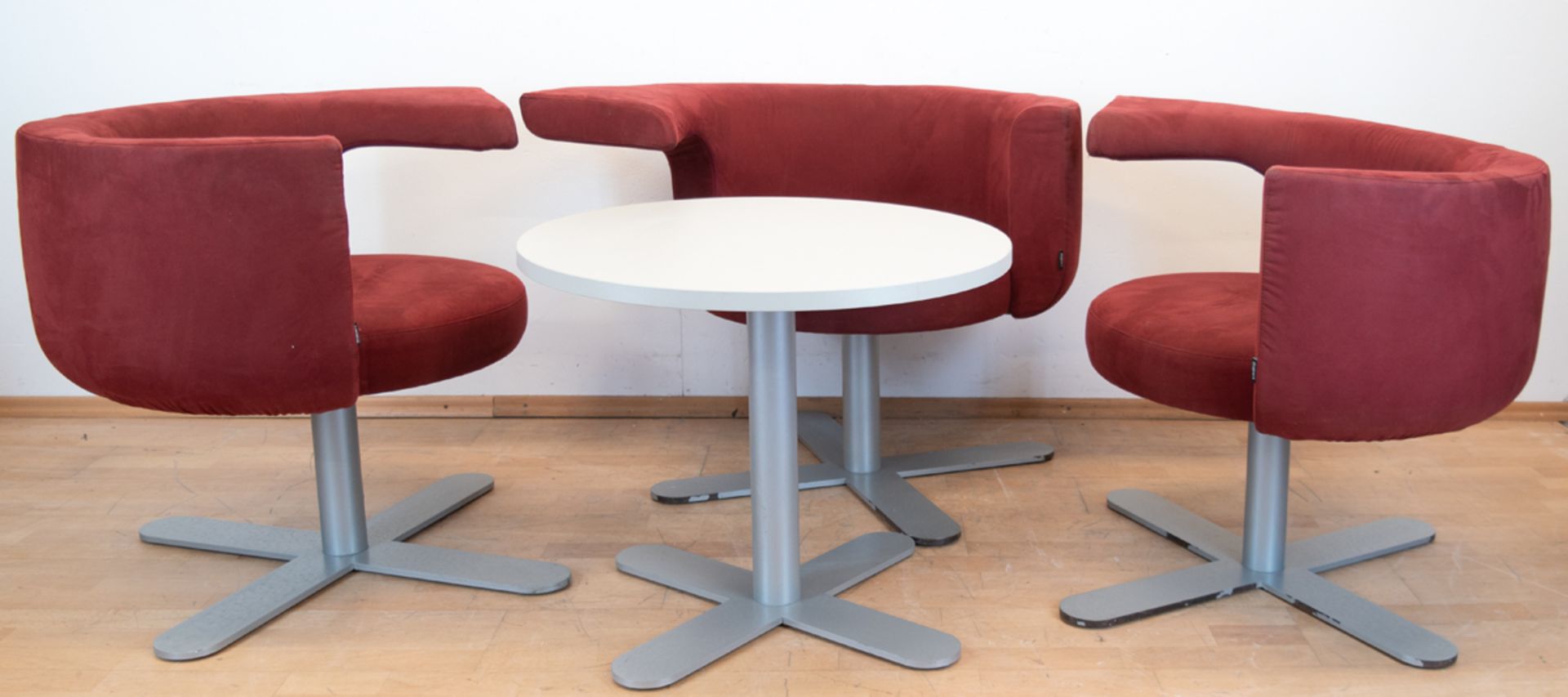 Designer-Sitzgruppe, bestehend aus 3 Sessel und Tisch, von Otto Zape für Drabert, 1980er Jahre, Met