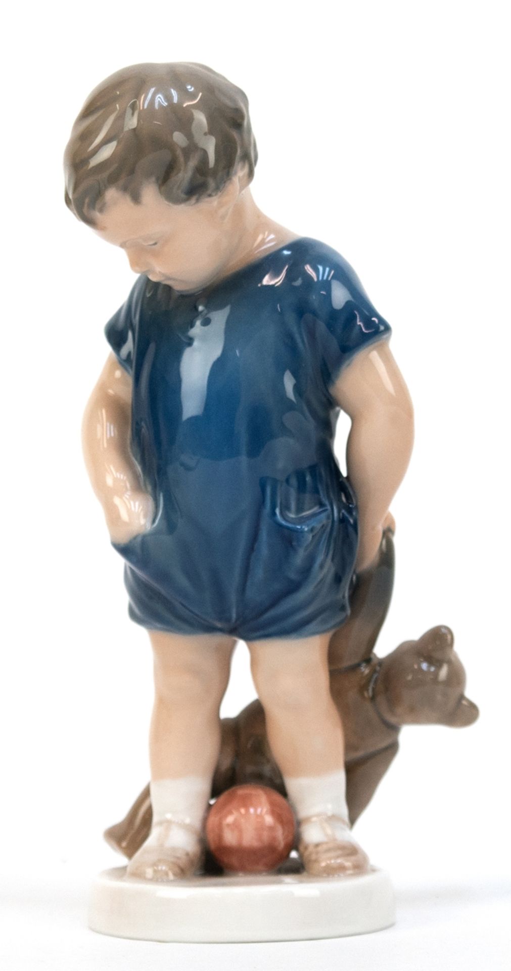Figur "Junge mit Teddy", Royal Copenhagen, Modell-Nr. 3468, Entwurf Ada Bonfils, polychrom bemalt,