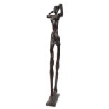 Biebl, Rolf ( geb. 1951 in Klingenthal/Sa.) "Strandläuferin", Bronze, braun patiniert, auf der Plin