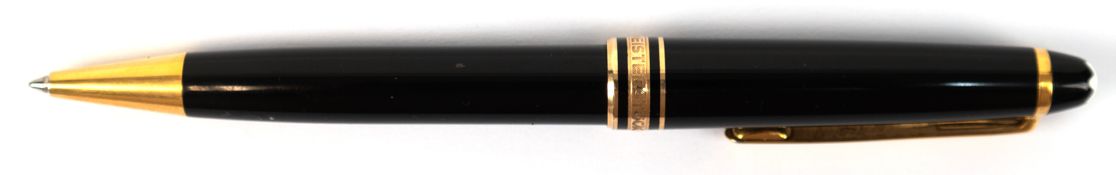 Montblanc- Drehkugelschreiber,  Meisterstück,  Korpus und Kappe bestehen aus schwarzem Edelharz mit
